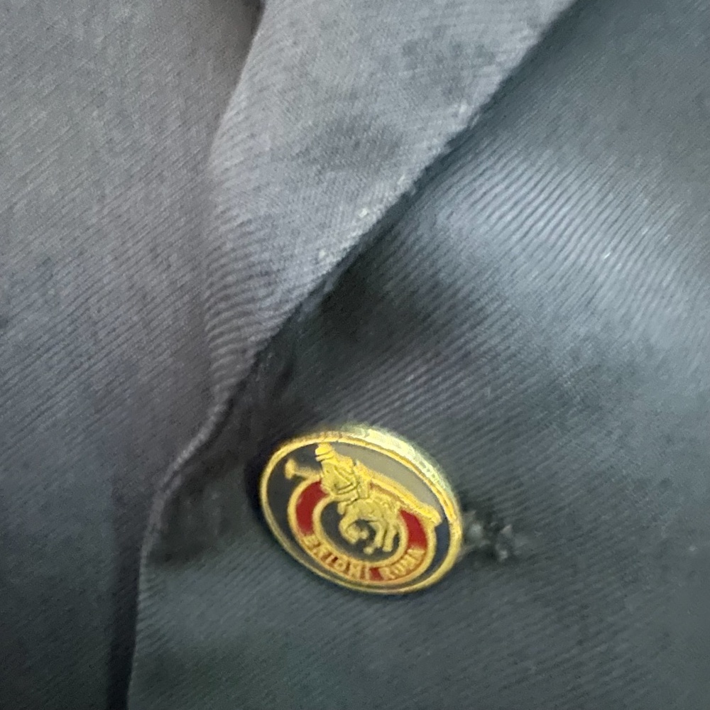 Brioni Vintage Navy Blazer 44L Made in Italy Brass logo buttons 100% wool - Picture 3 of 7